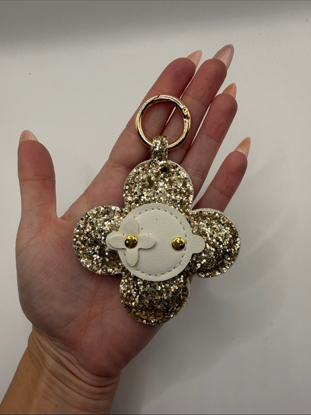 1420. Glitter Flower Keyring Charm in Gold and Cream